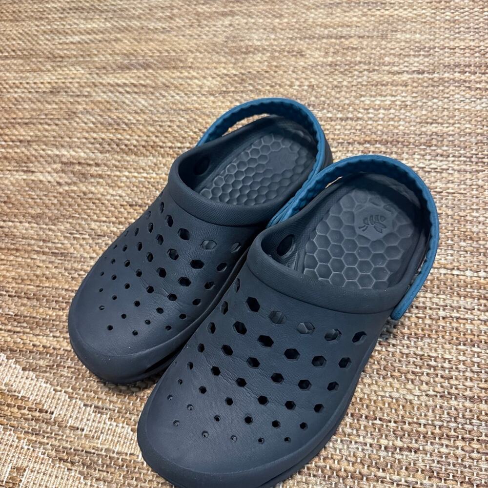 Joybees Navy Blue Perforated Clogs Youth Size 5